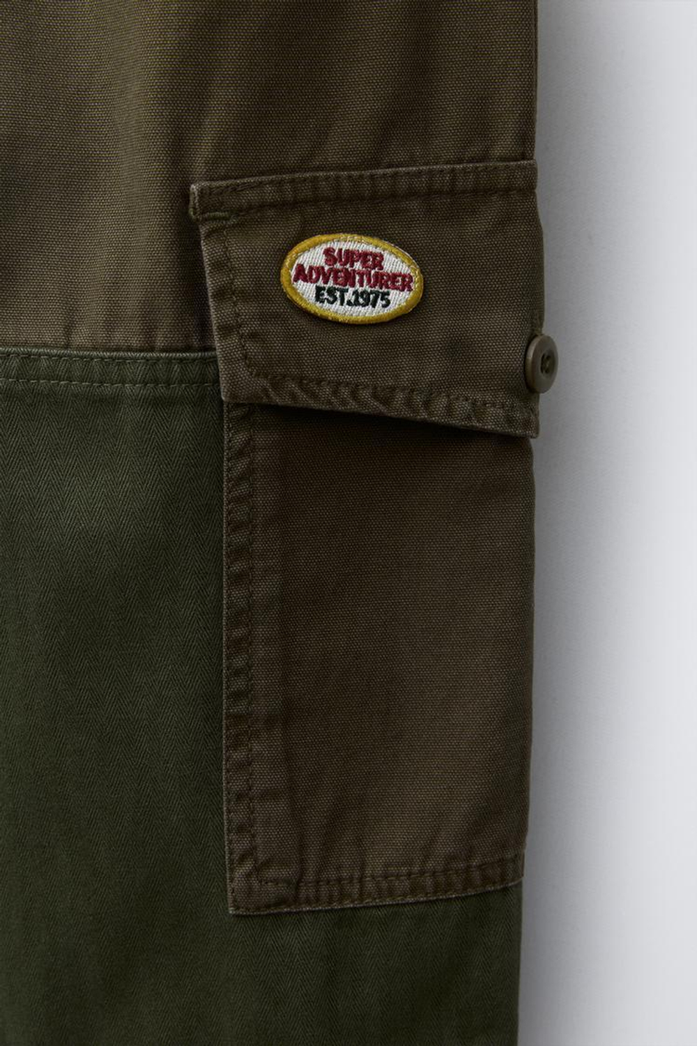 ZARA ПРЯМЫЕ БРЮКИ С НАШИВКАМИ, ТЕМНЫЙ ХАКИ