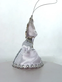 Елочные игрушки. Кукла-подвеска Снежинка