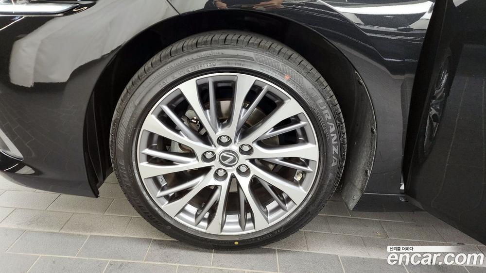 Lexus ES300h 7 Generation Luxury (02.2020)