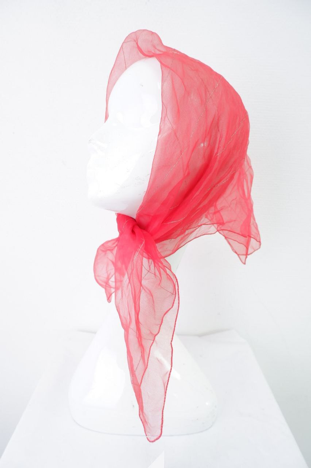 Платок нежный с люрексом