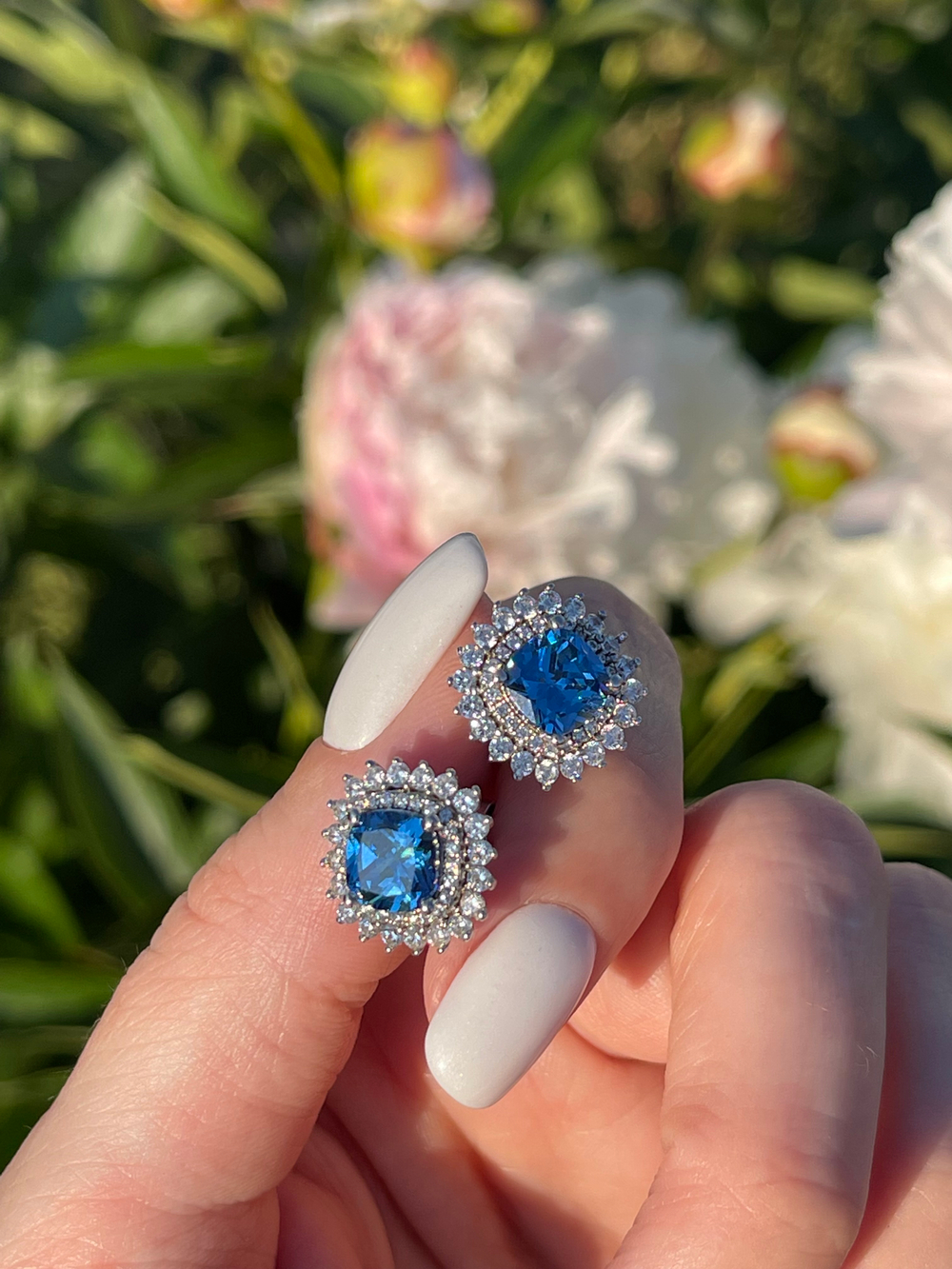 Серьги-гвоздики ажурные синие