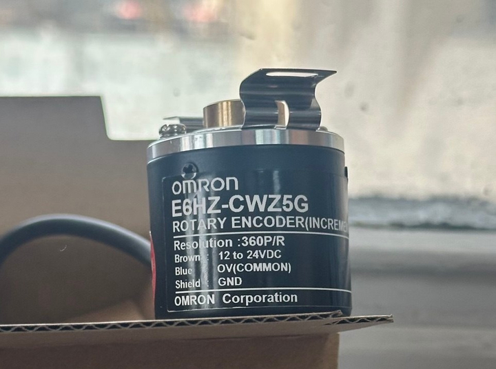 Энкодер OMRON E6HZ-CWZ5G (NPN+PNP)