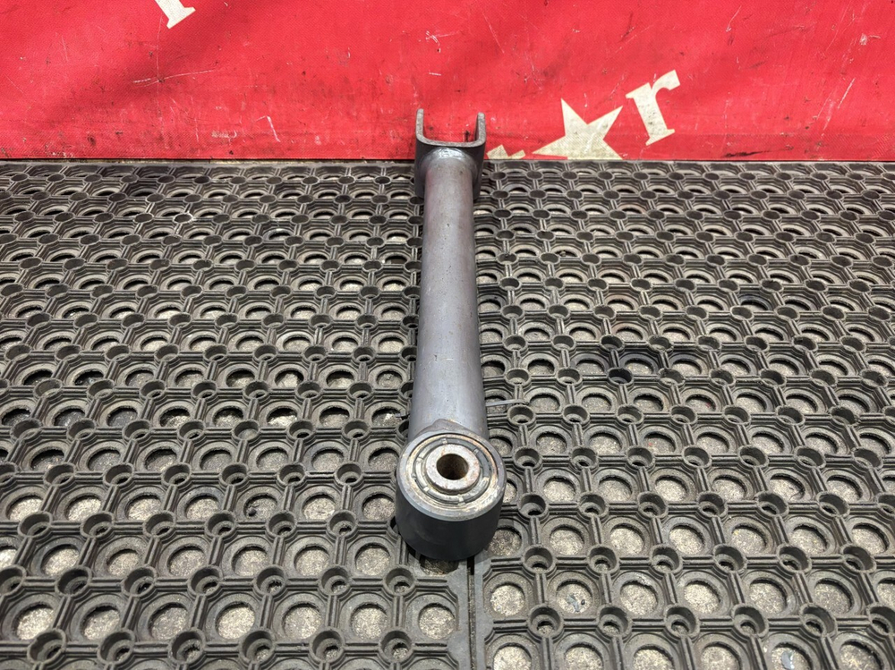 Стойка заднего стабилизатора 2018г