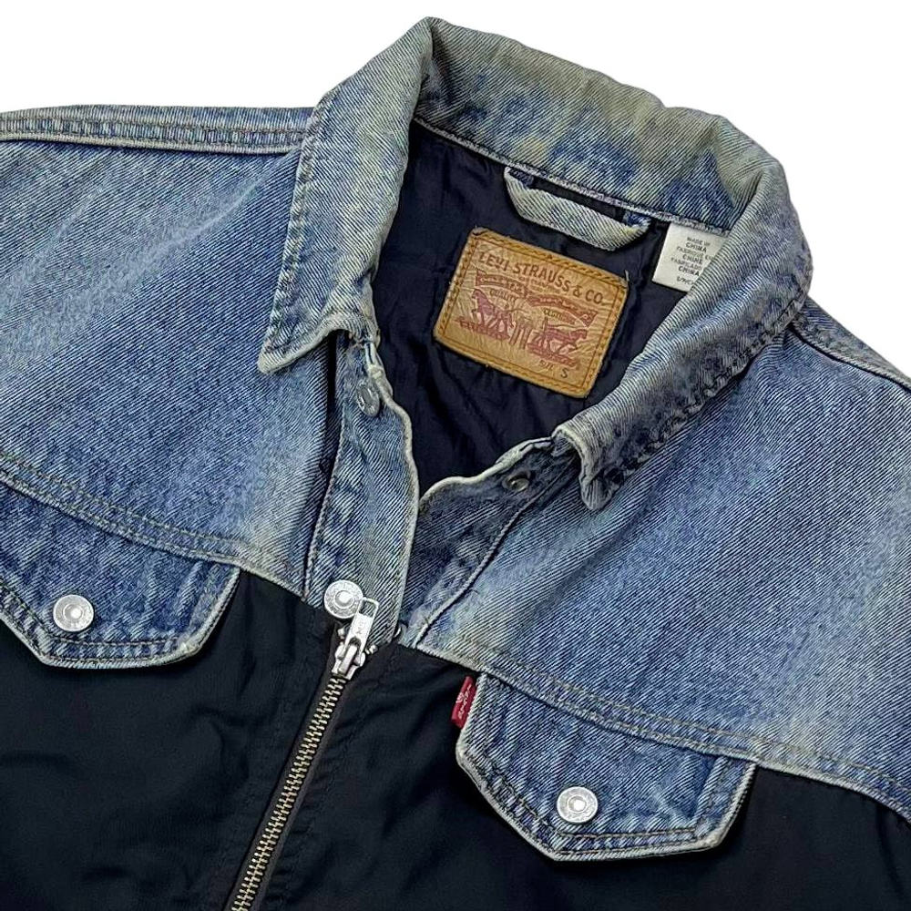 Бомбер Levi’s