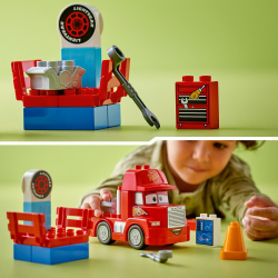 LEGO DUPLO Машинки — Манек на гонках 10417 / артикул   10417  / GTIN 5702017583570