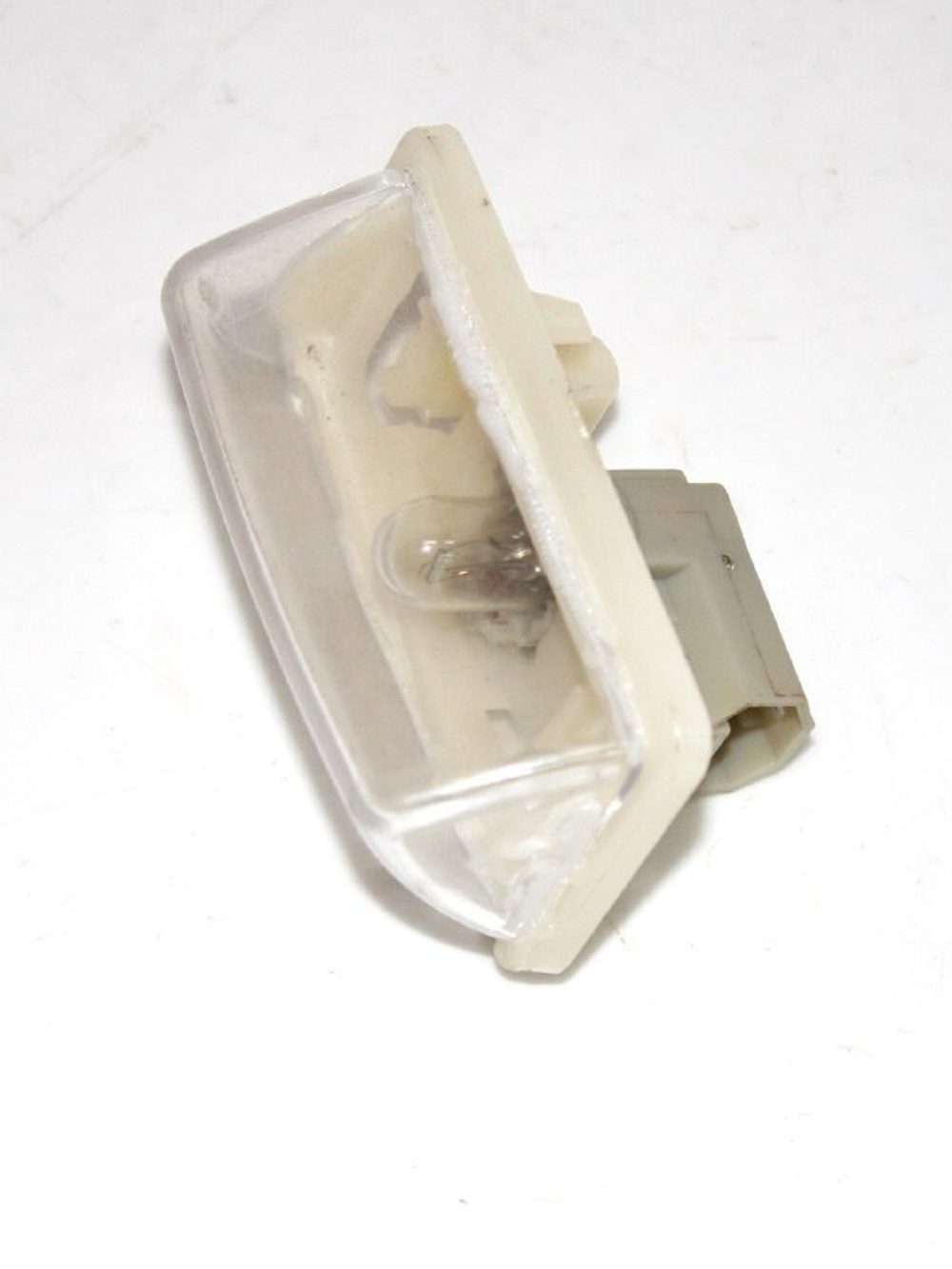 Фонарь подсветки номерного знака правый B4108200 Lifan Solano