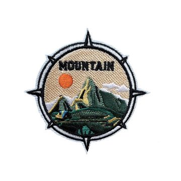 Нашивка термоаппликация на одежду и  на рюкзак. Mountain. Путешествия