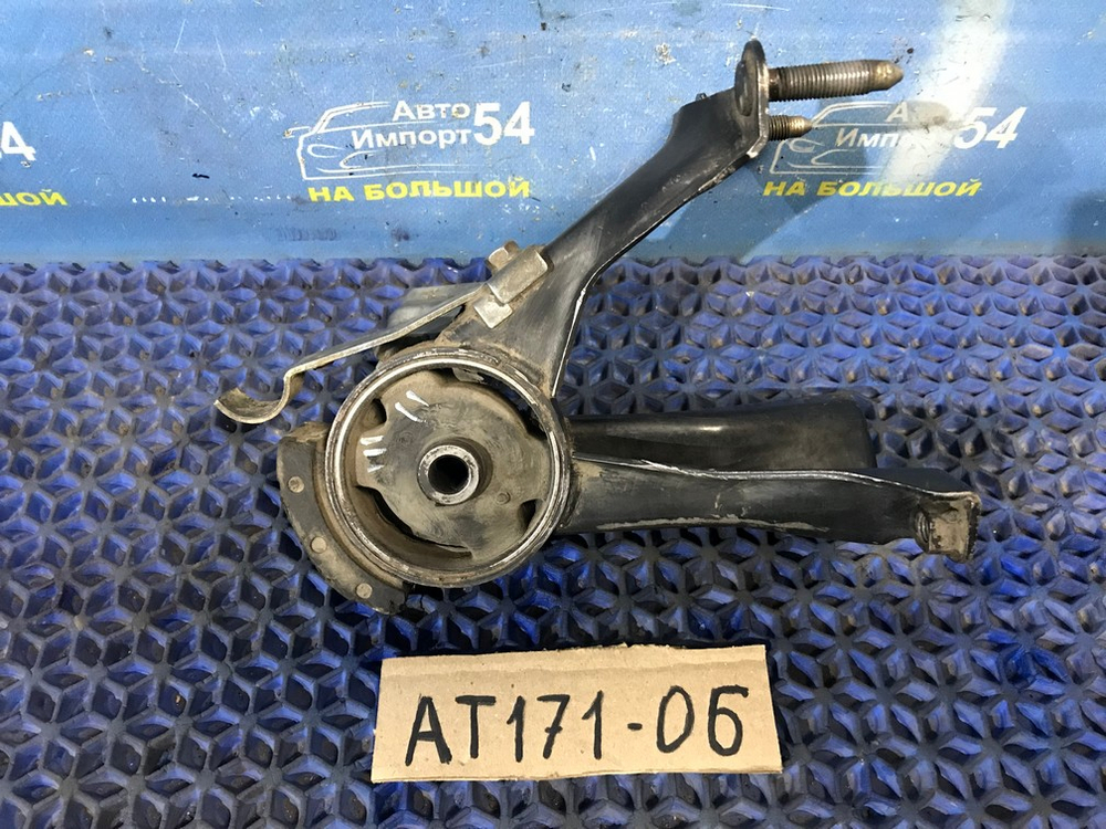 Подушка двигателя TOYOTA CARINA 1990