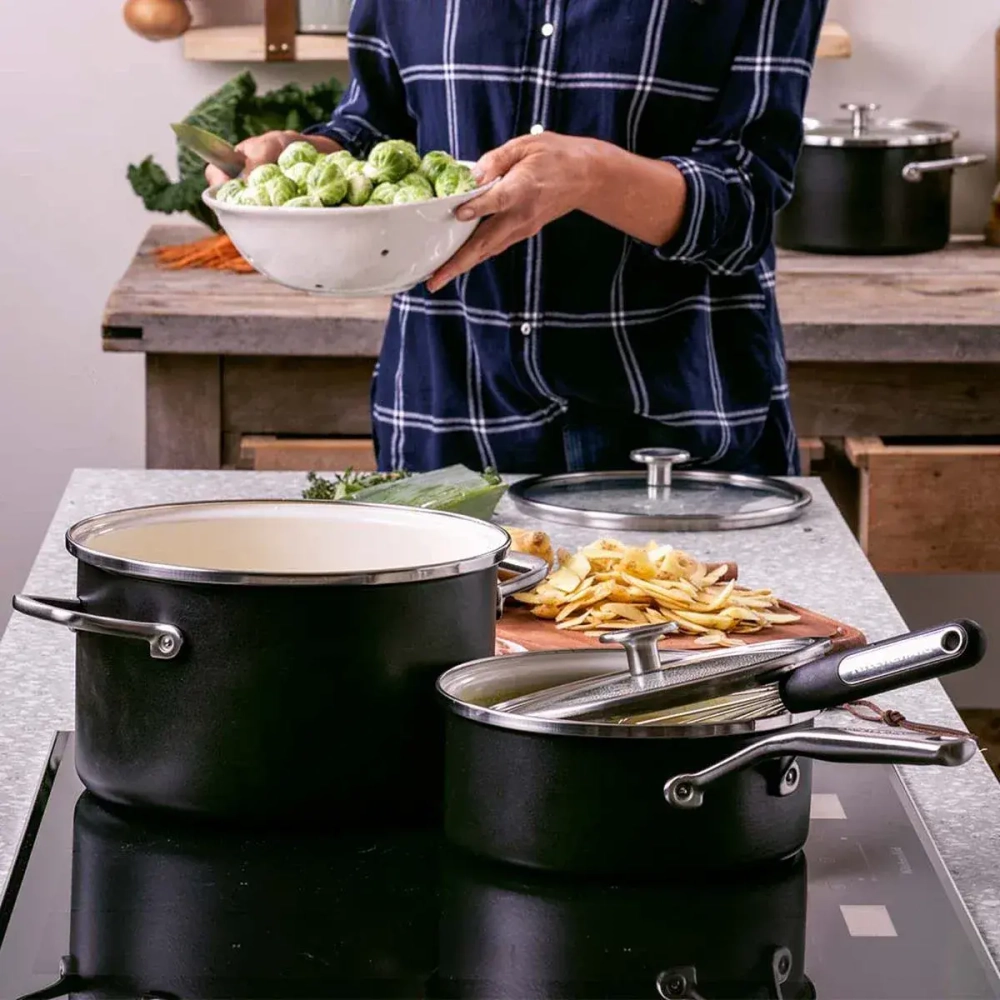 KitchenAid Кастрюля Steel Core Enamel 18 см 2 л с крышкой матовая черная