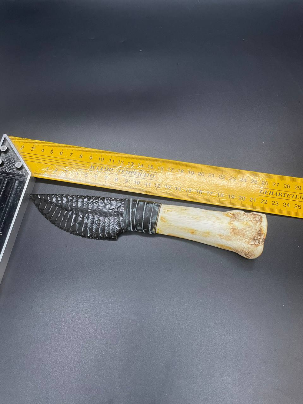 Обсидиановый клинок с рукоятью из обожженной кости 22 см