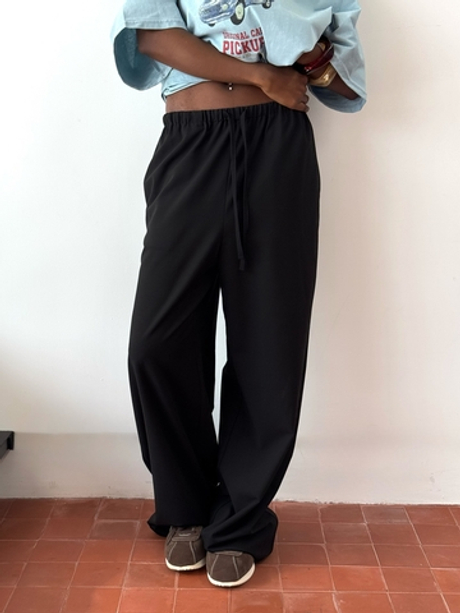 Прямые широкие черные брюки на кулиске