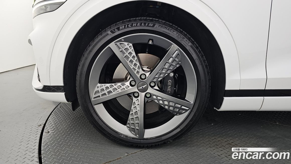 Genesis GV70 2.5T Бензин 2WD (05.2022)