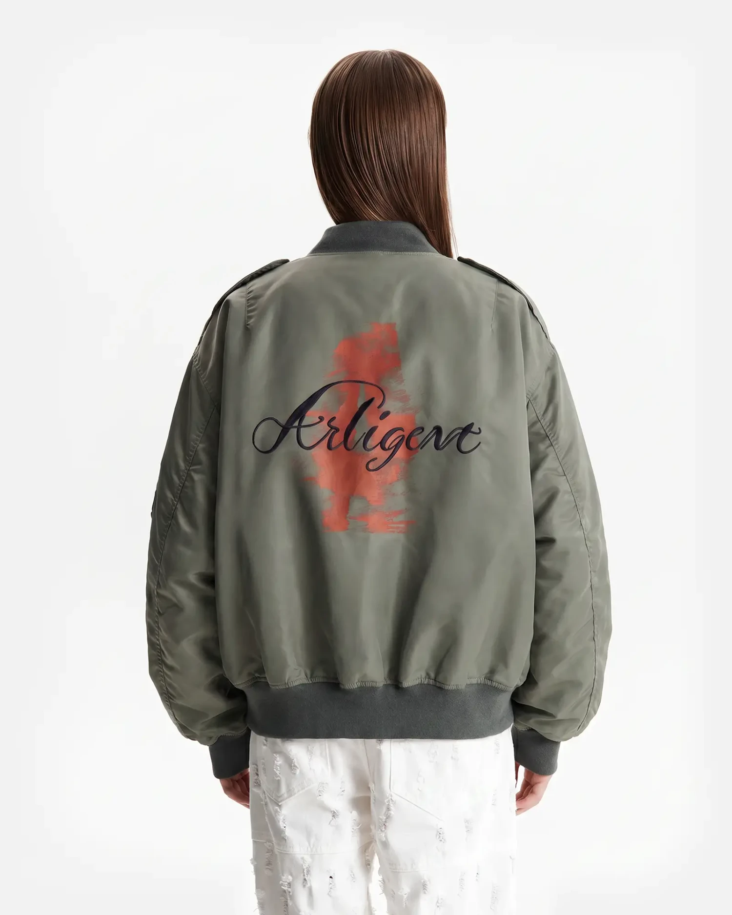 Бомбер с вышивкой