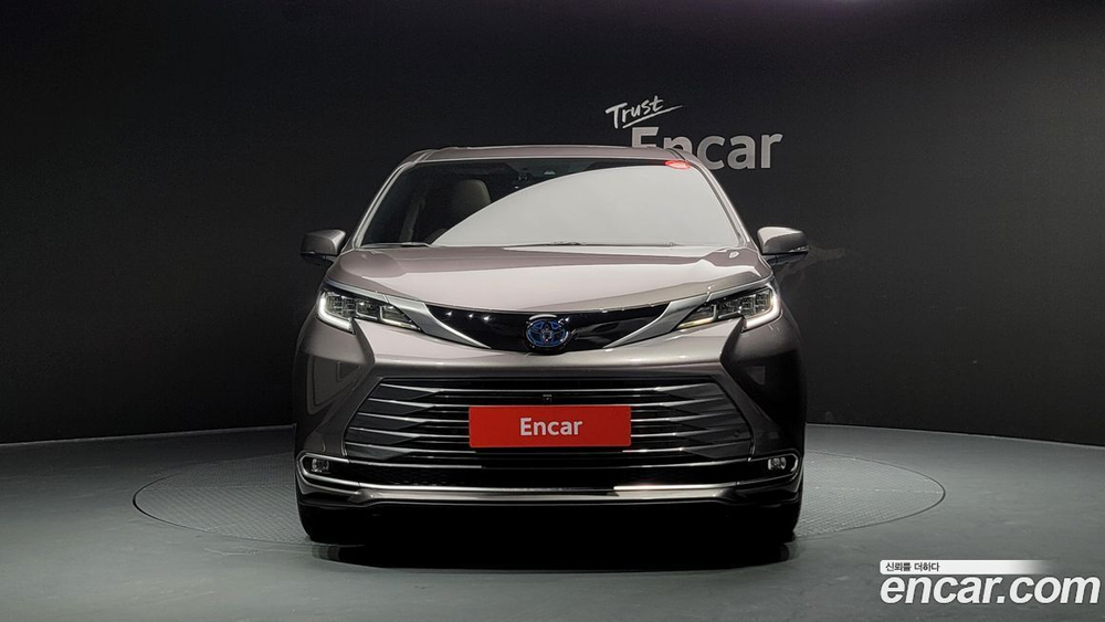 Toyota Sienna 4 Generation 2.5 Hybrid 2WD (08.2022)