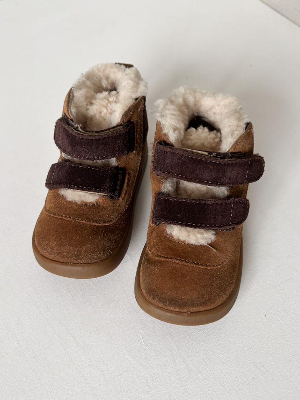 Зимние замшевые ботинки Ugg, 20
