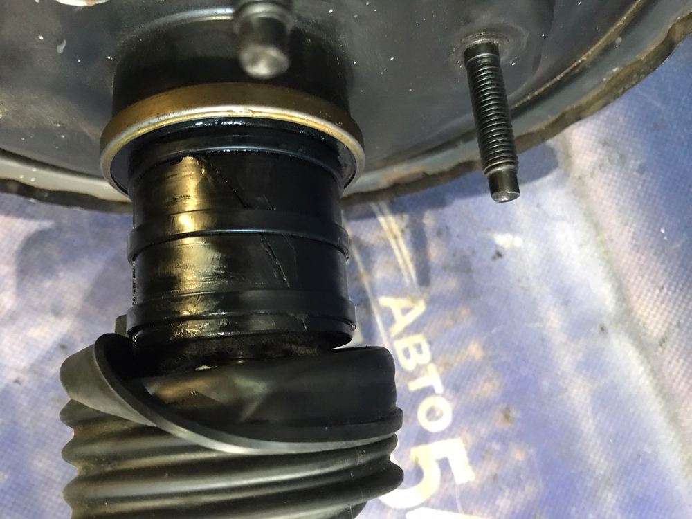 Вакуумный усилитель тормозов TOYOTA HILUX SURF 1995-2002