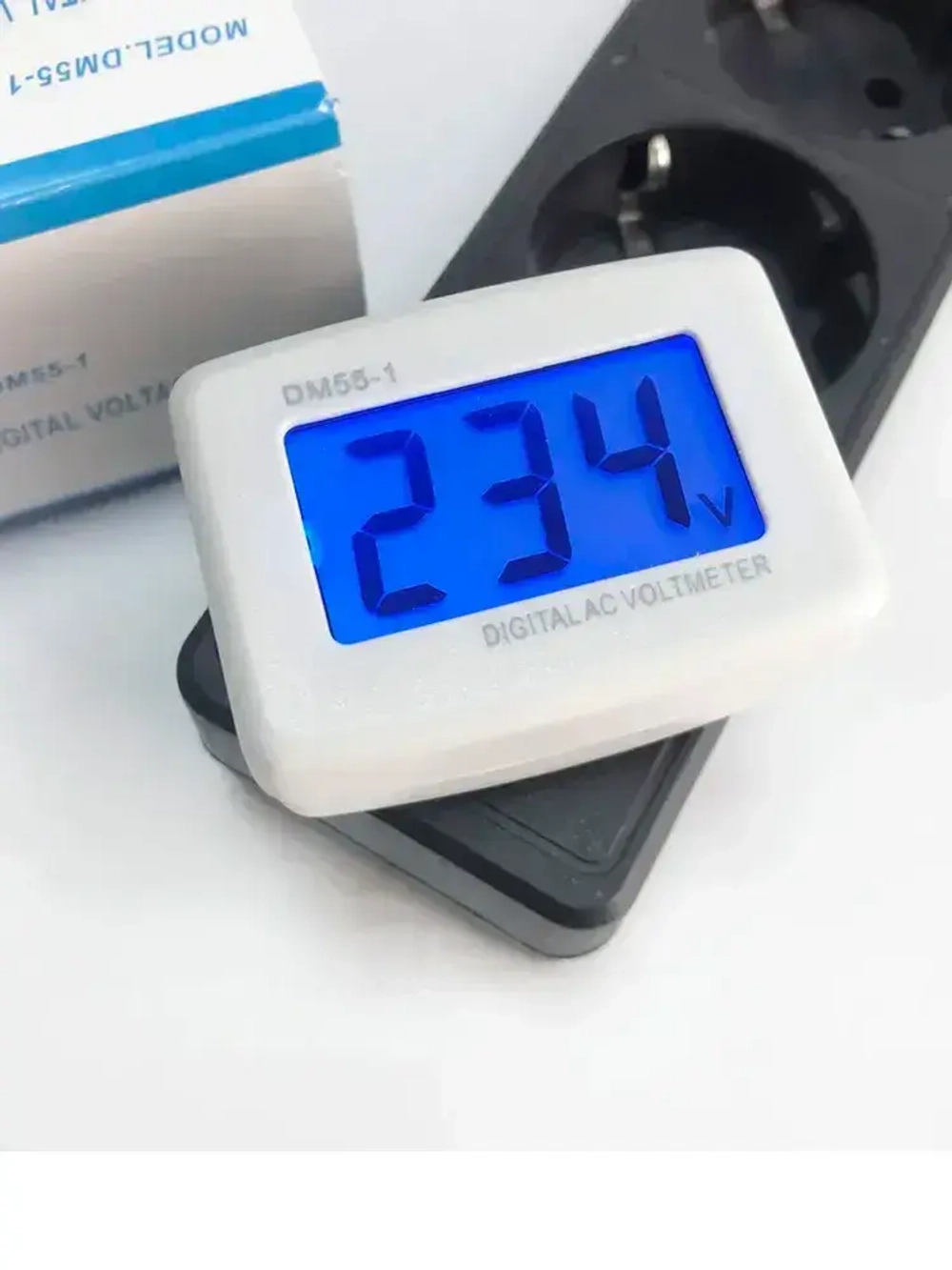 Цифровой вольтметр в розетку-ночник, для бытовой сети 220-230В, DM55-1