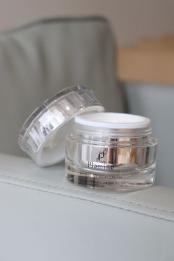 PLAMINE RICH CREAM ПИТАТЕЛЬНЫЙ И УВЛАЖНЯЮЩИЙ КРЕМ ДЛЯ ЛИЦА 50г