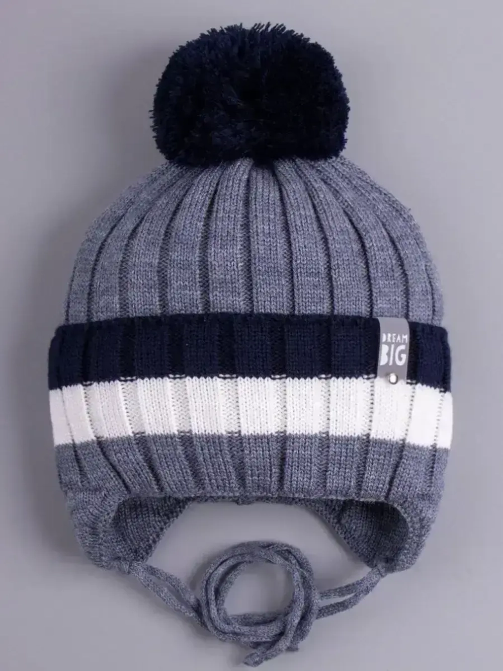 Шапка для мальчика вязаная демисезонная с завязками