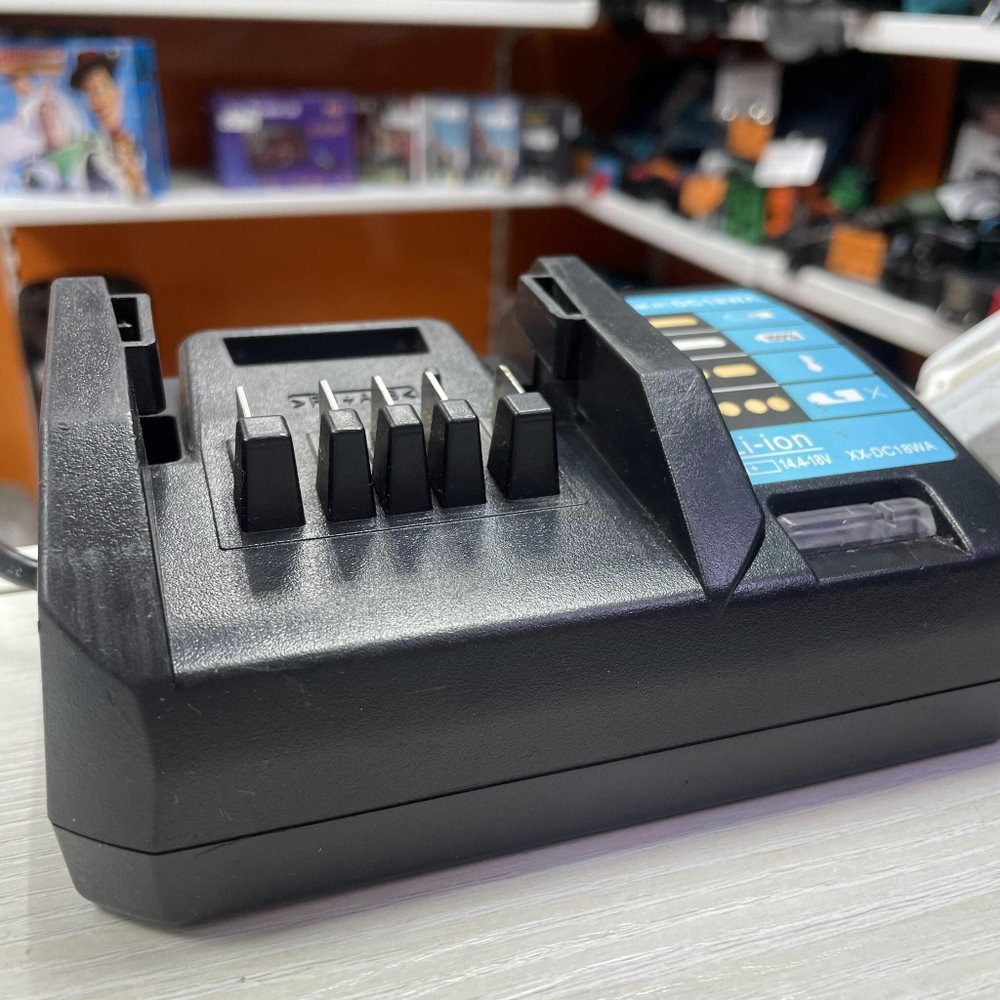 Дрель-шуруповерт аккумуляторная Makita DF488D002, 18 В Li-ion 1x1.5 Ач