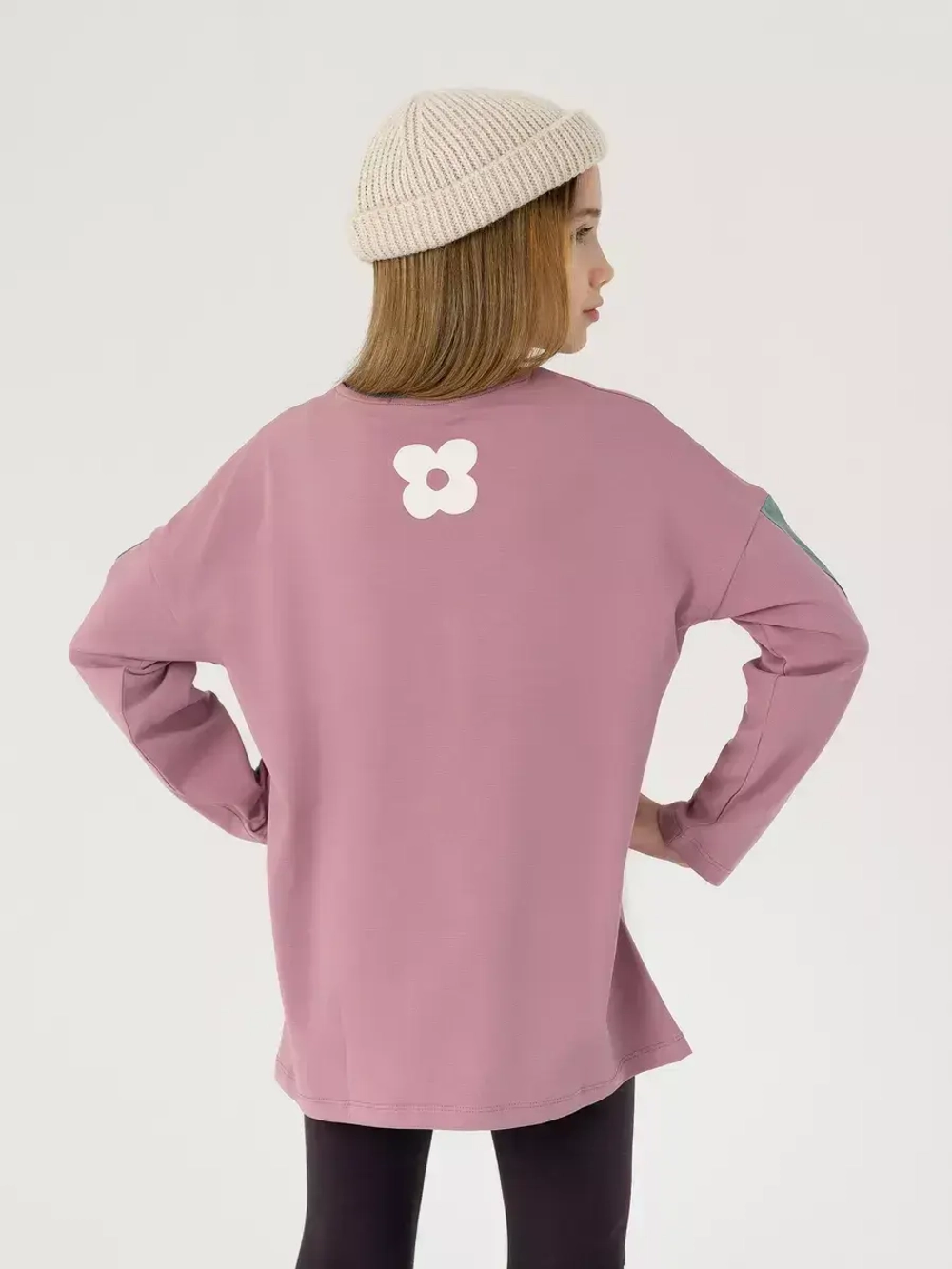 Лонгслив для девочки оверсайз с принтом