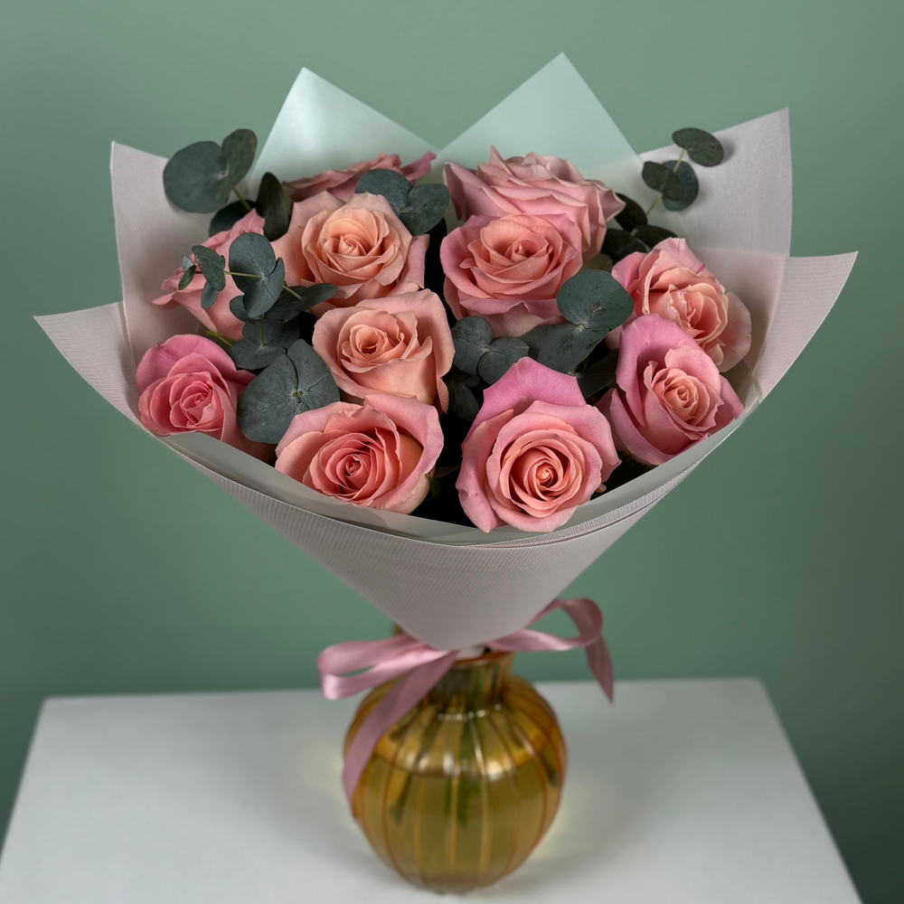 С18298 БУКЕТ ИЗ РОЗ С ЭВКАЛИПТОМ
