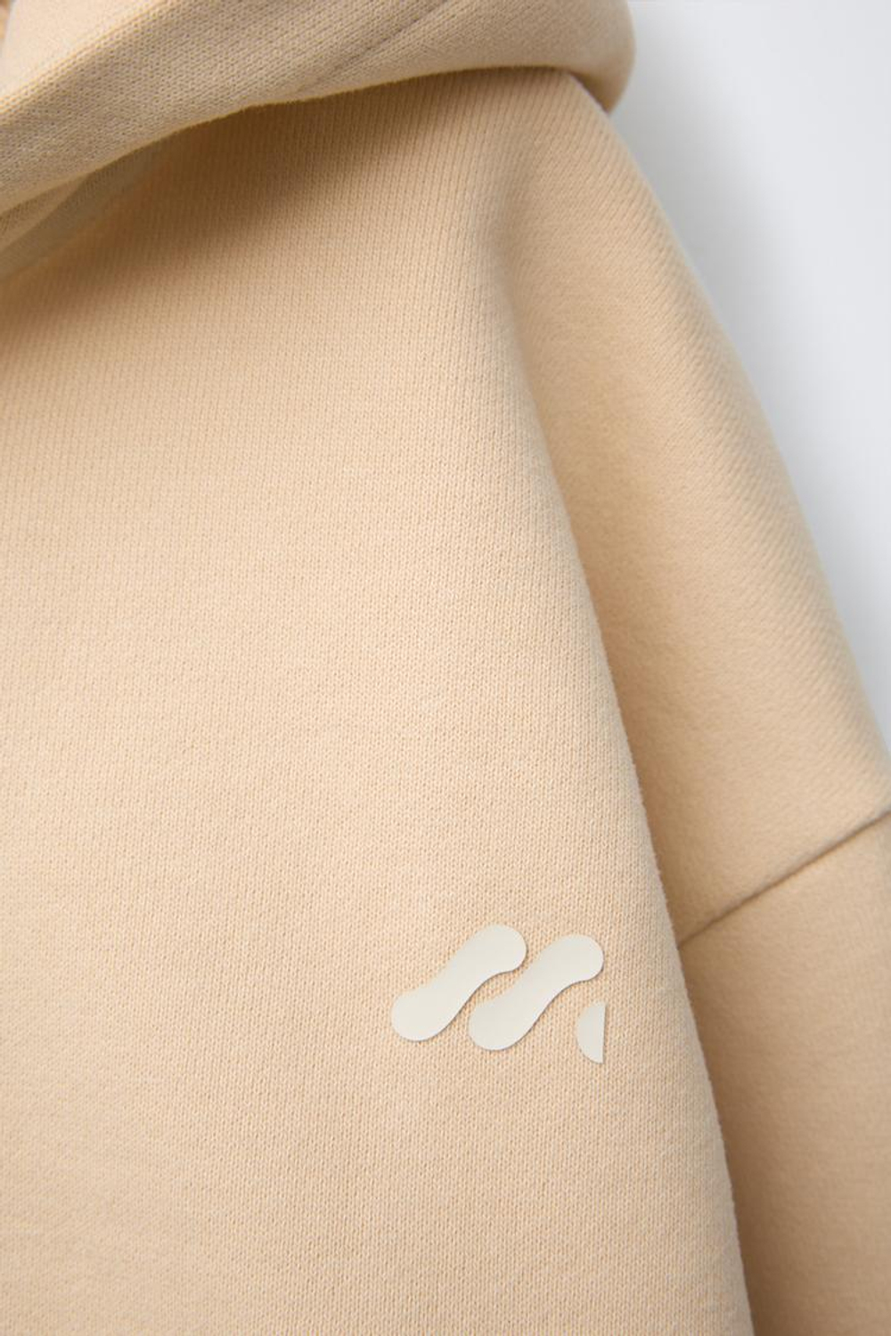 ZARA ХУДИ С ЛОГОТИПОМ, ЦВЕТ СЛИВОЧНОГО МАСЛА