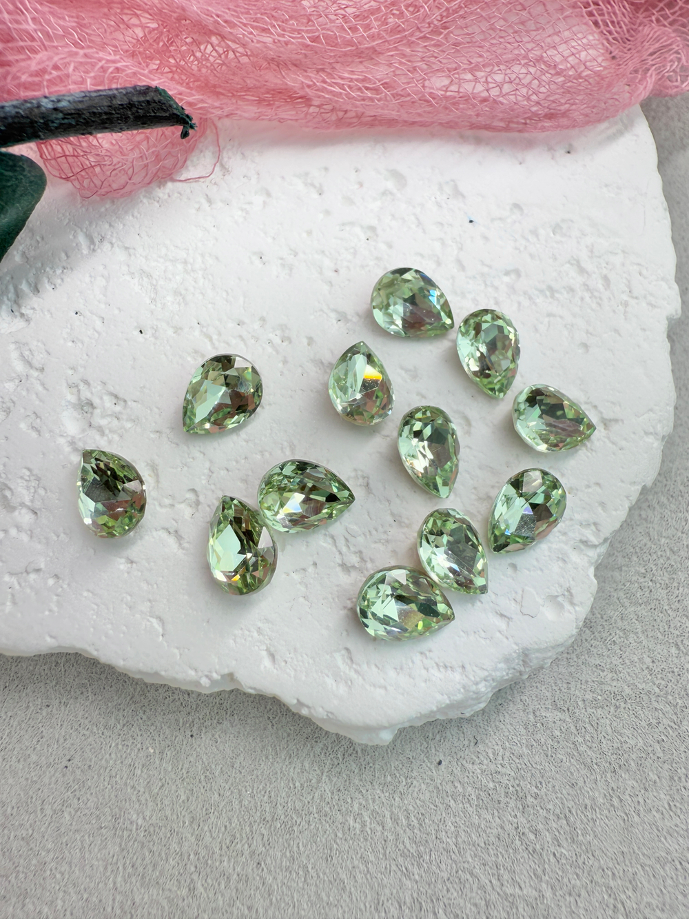 Капля Drop 6*8 мм, Chrysolite