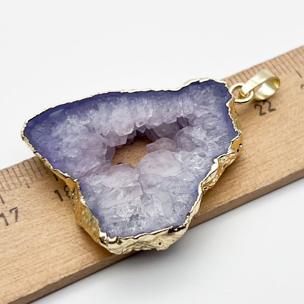 Срез агата тонированный в оправе, подвеска, размер камня 37*35 мм, цена за 1 шт