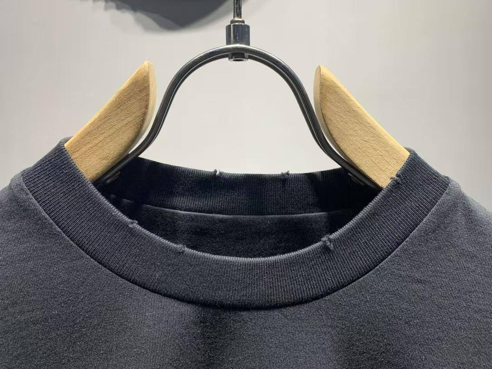 Футболка Prada