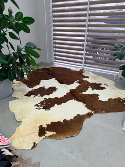 Коровья шкура на пол натуральная. 200 х 190 см