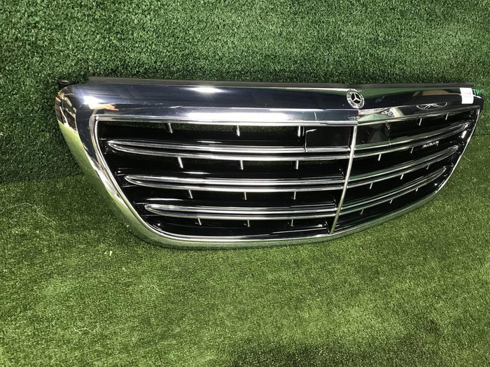 Решетка радиатора Mercedes S W222 (2017-2020) Maybach