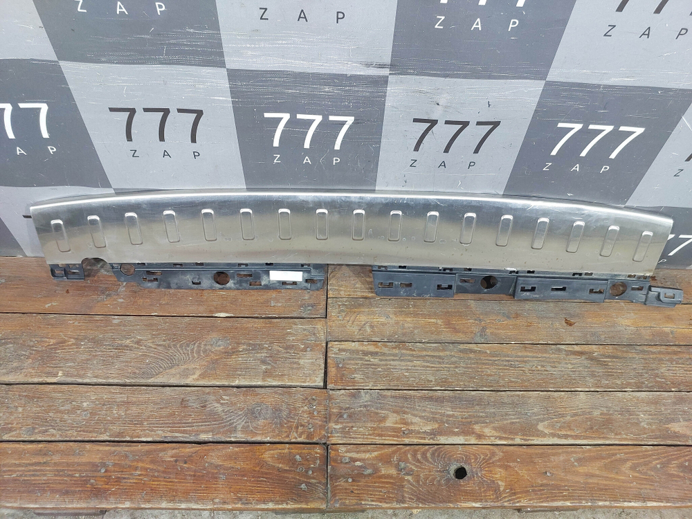 Накладка заднего бампера Tank 500 21-нв Б/У Оригинал 2804108XKV3AA