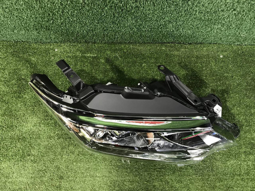Фара правая Toyota Camry xv50 (2017-2018) LED