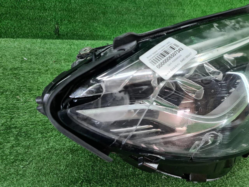 Фара правая Mercedes C w205 (2018-2023) LED