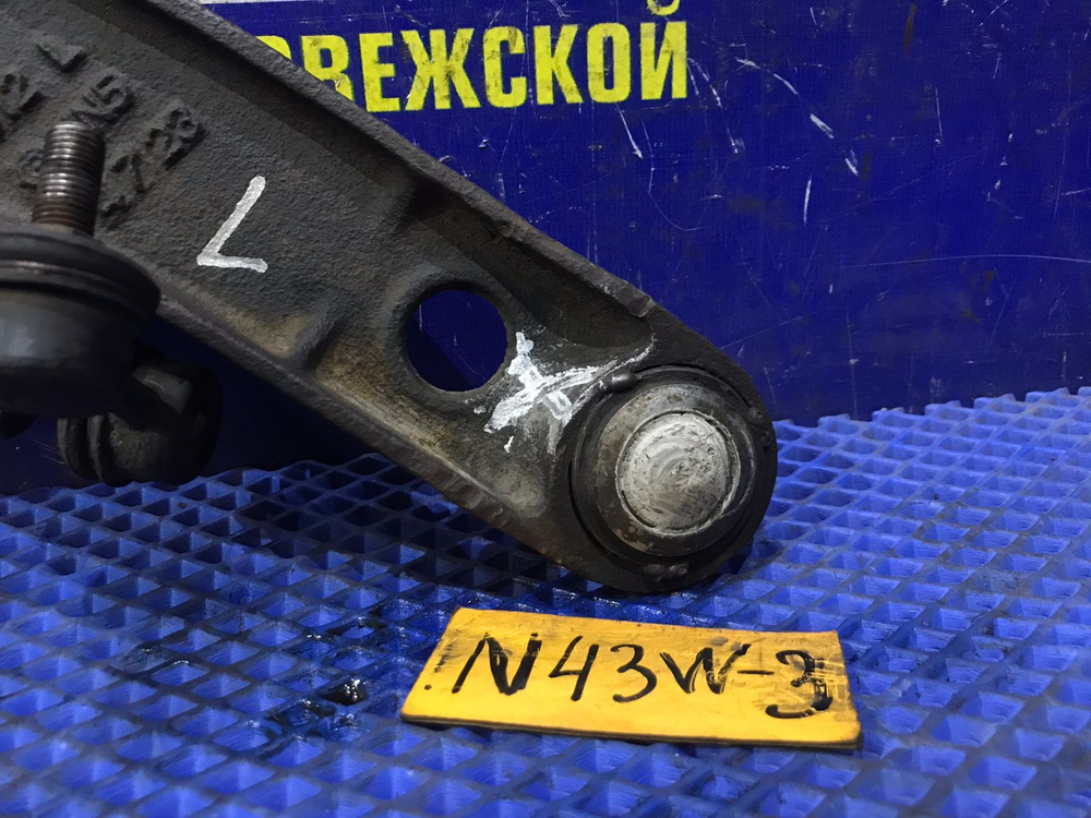 Рычаг передний левый MITSUBISHI CHARIOT 1994