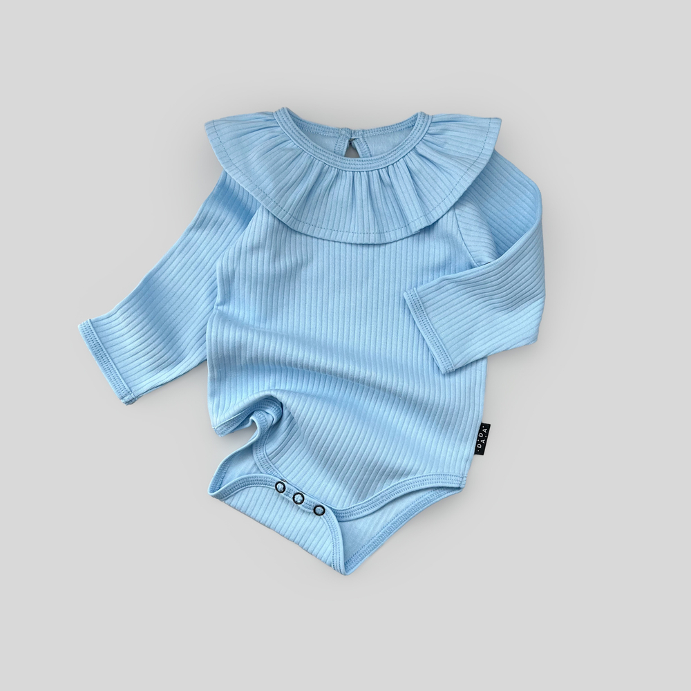 Боди с длинным рукавом с оборкой (голубая лапша)