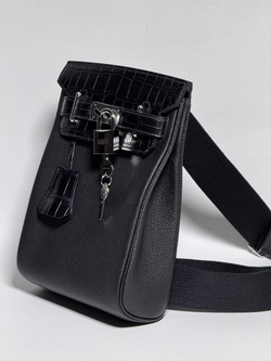 Сумка-мессенджер из кожи крокодила Hermes