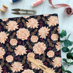 Ткань мембрана плотные бежевые розы и хризантемы с тёмной брусникой