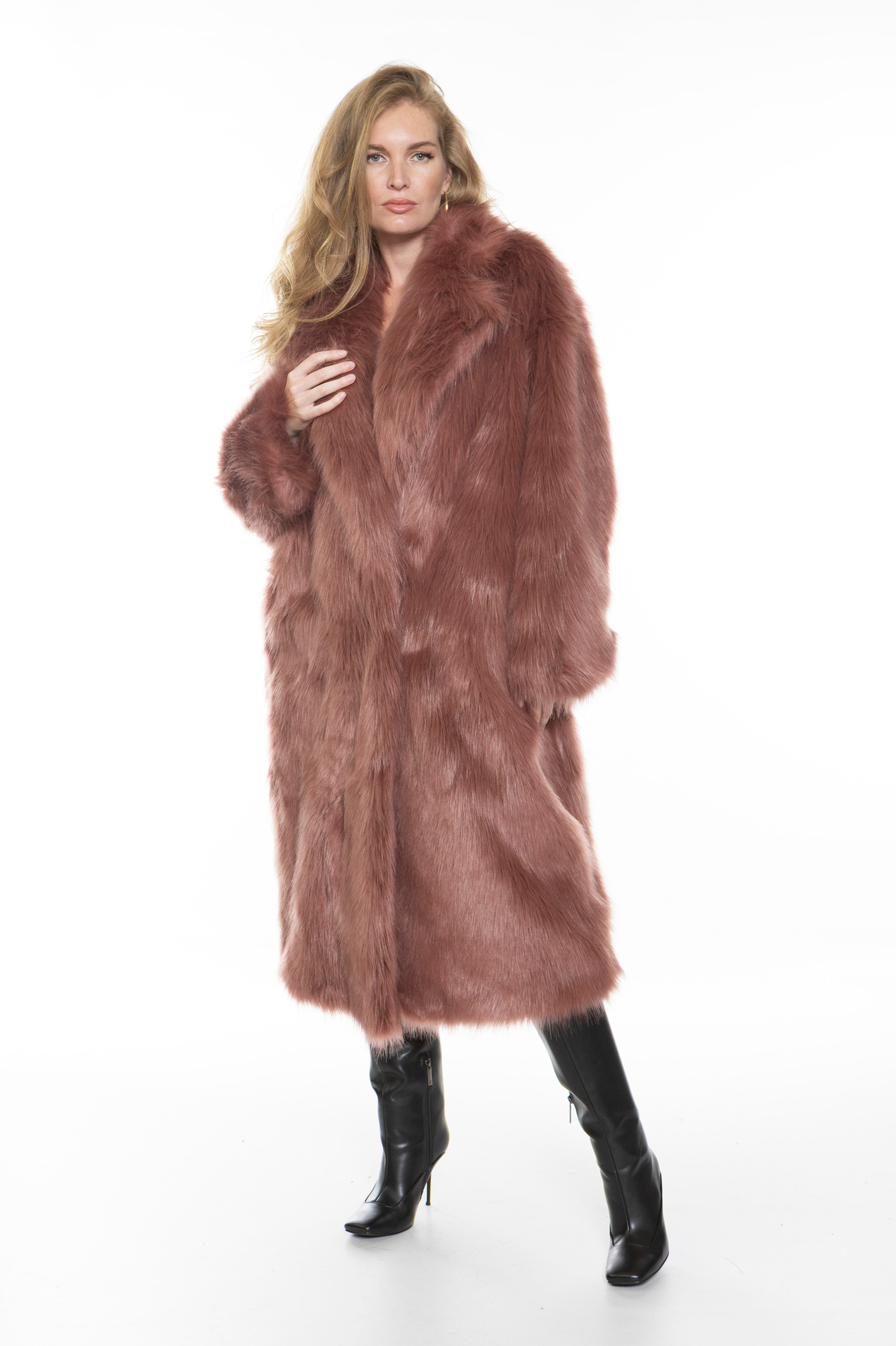 ШУБА ИЗ ИСКУССТВЕННОГО МЕХА