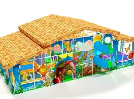 Уличный лабиринт "Муха-цокотуха" 82 м² (14*6,95*4,8м)