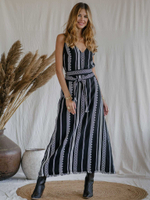 Жаккардовое платье макси с V-образным вырезом (черно-белое)