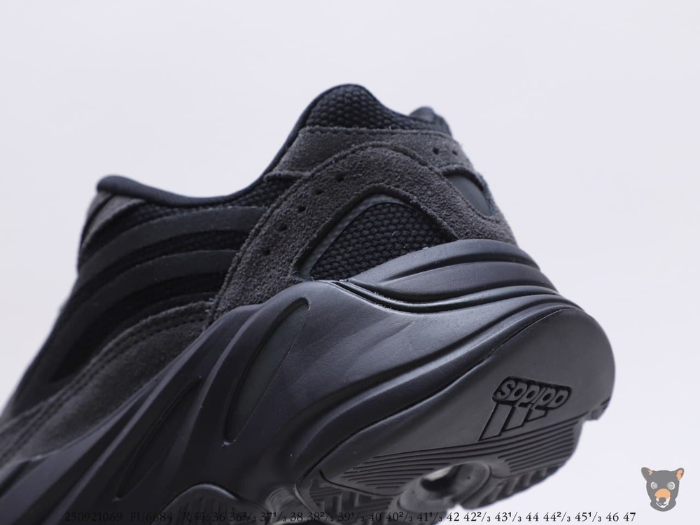 Кроссовки Yeezy Boost 700 V2 "Vanta"