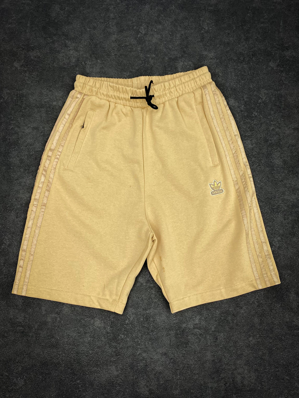 Шорты Adidas GM6698 (беж.)