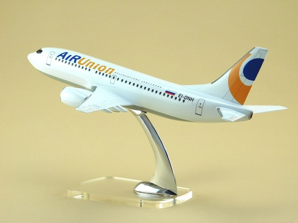 Модель самолета Boeing 737-300 (М1:100 AirUnion)