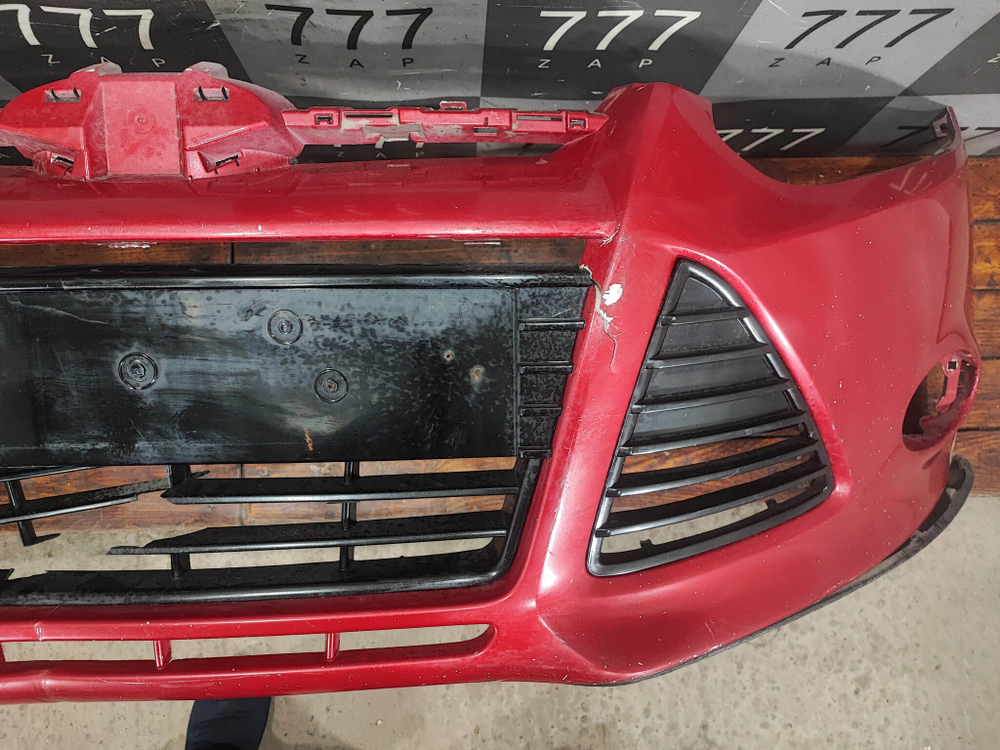 Бампер передний Ford Focus 3 11-15 Б/У Оригинал 1719342