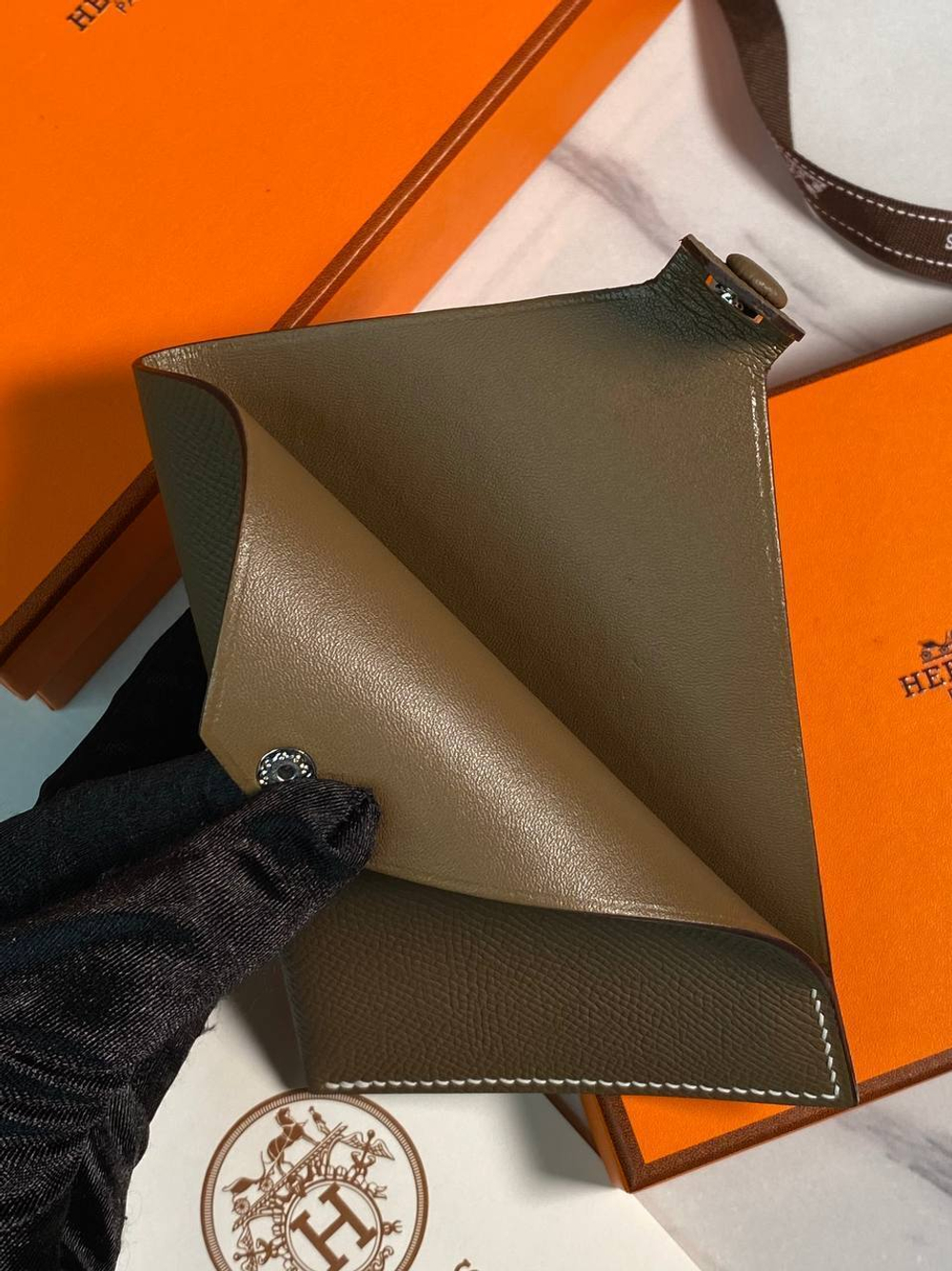 Обложка на паспорт Hermes, арт. 461809633