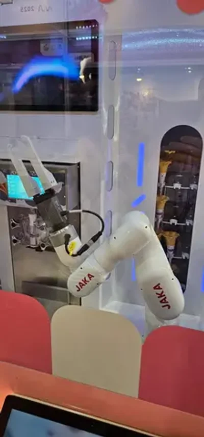 Вендинговый автомат мороженого «IceBot Soft»