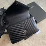 Yves Saint Laurent College 24 cm