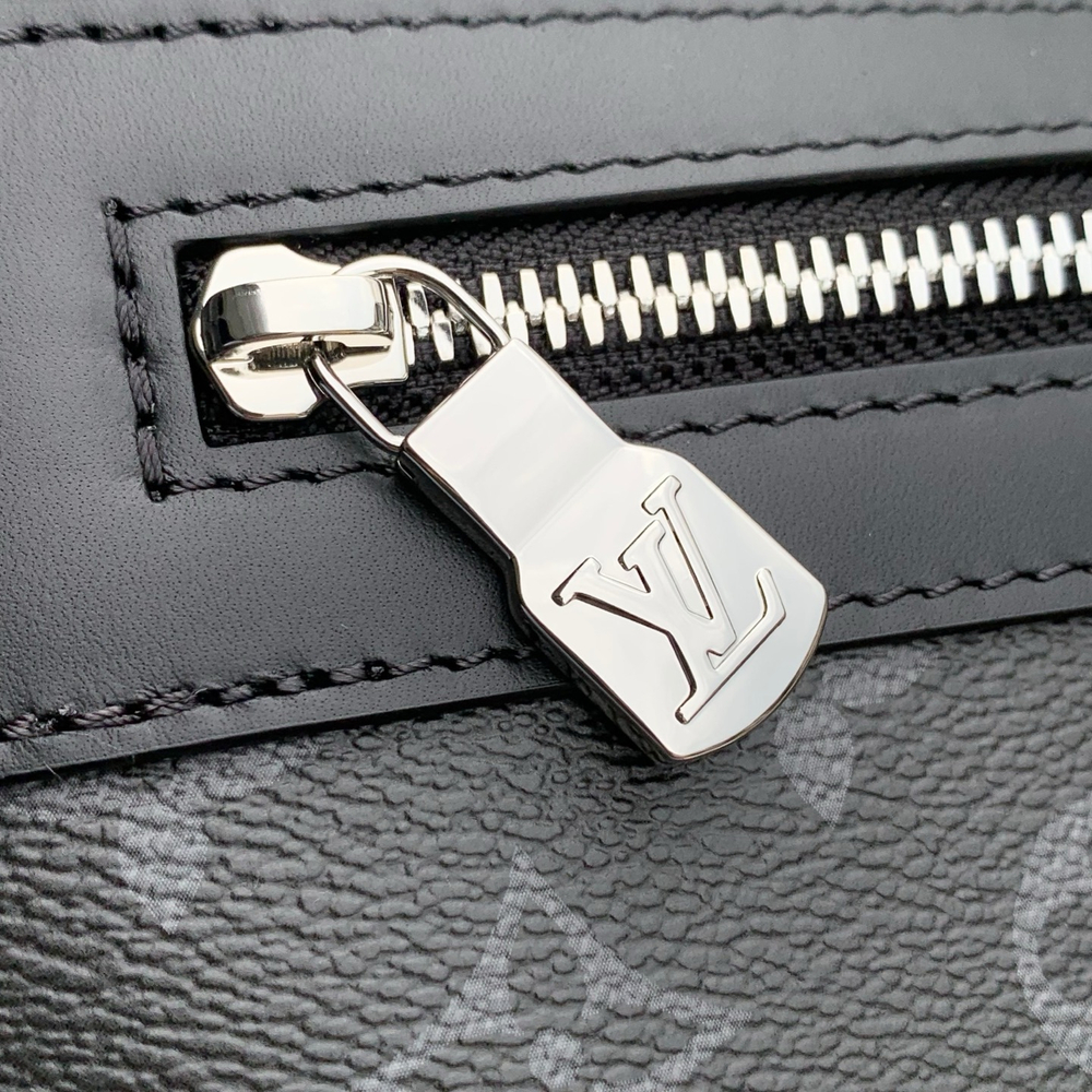 Louis Vuitton Courrier Messenger